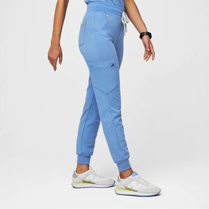 Figs Women’s High Waisted Zamora Jogger Scrub Pant in Ceil Blue